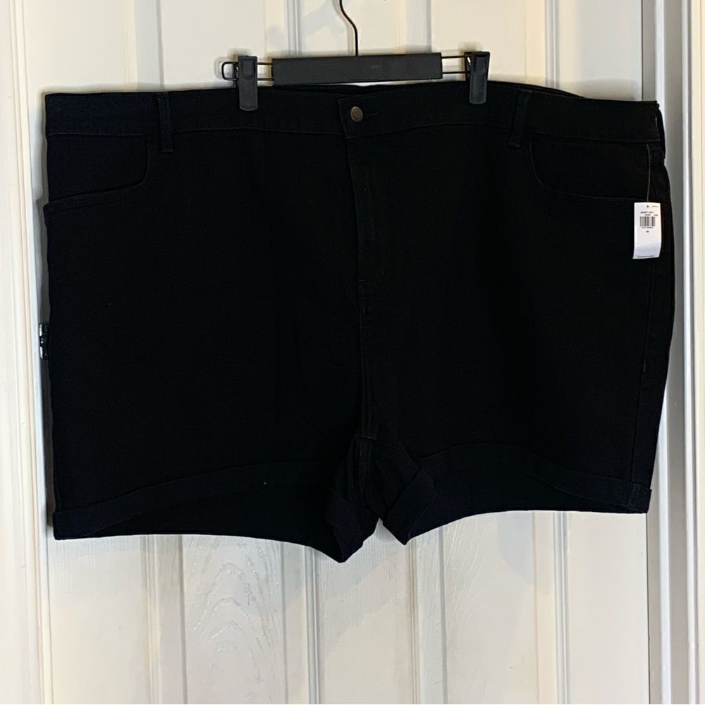 Old Navy Mid Rise Shorts Black Plus Size 28